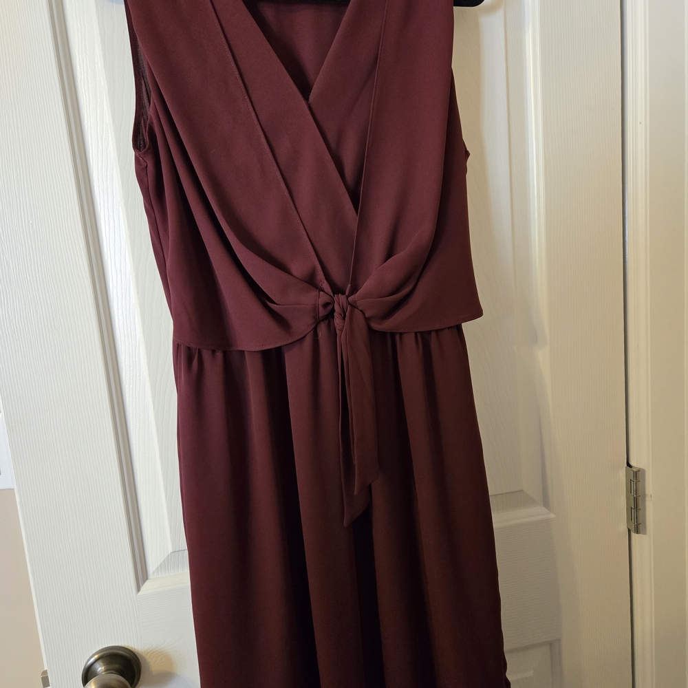 Elegant Burgundy Sleeveless Dress
